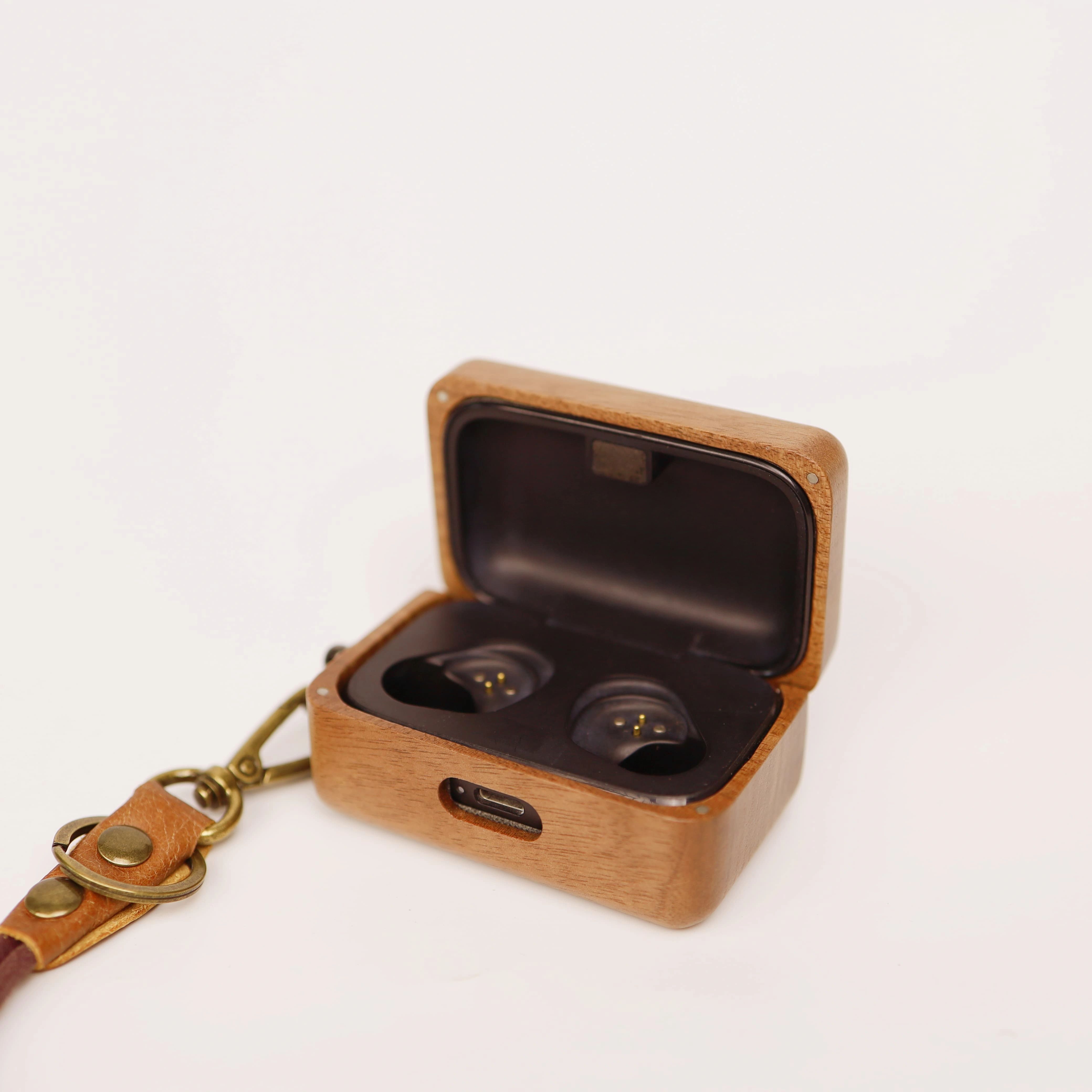 Walnoot massief houten koffer  - Sennheiser Headphone Momentum 4 recensie en prijs